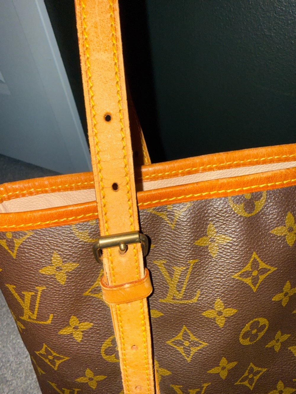 Louis Vuitton Monogram Bucket Tote in Brown and Tan Leather Trim - Picture 14 of 15